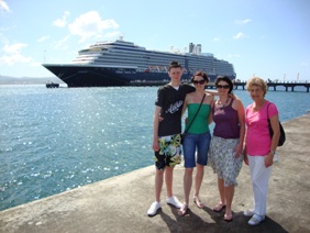 family-caribbean-cruise-noordam
