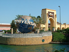 universal-studios-entrance-orlando-florida